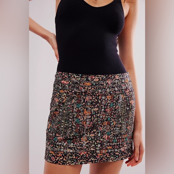 Free People Embellished Mini Skirt Size Large NWOT - Picture 1 of 8